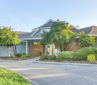 Image of the exterior of the Kill Devil Hills library.